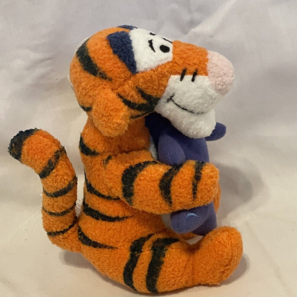 Tigger Bath Buddy Holding Dolphin with Tags Disneyland - Winnie the Pooh WPR 7 - Picture 3 of 12